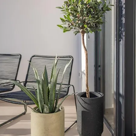 Modern Mediterranean Luxury דירה *